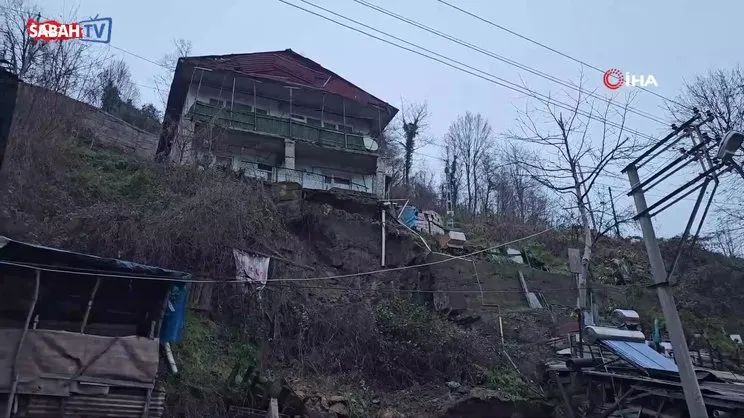 Zonguldak'ta heyelan sonrası 3 ev tahliye edildi | Video