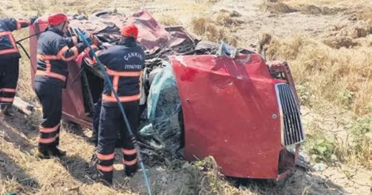 Kafa kafaya çarpıştılar: 3 ölü, 4 yaralı