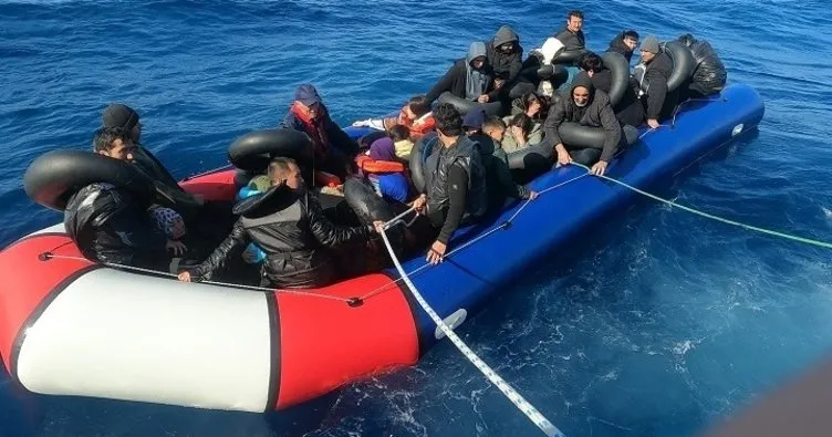 İzmir’de 59 göçmen yakalandı