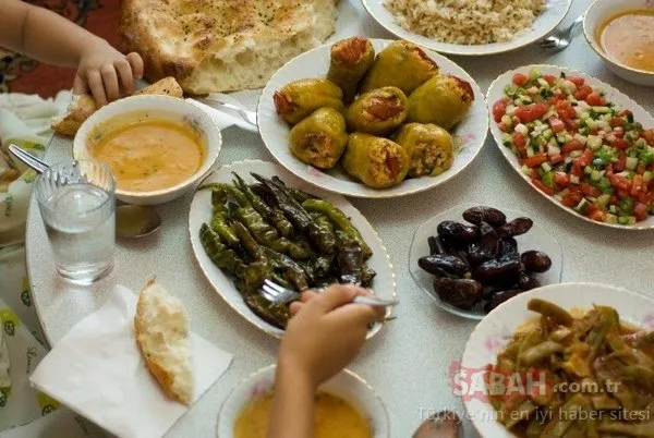 Sahurda bu besinlerden uzak durun! Susuzluğu tetikliyor...