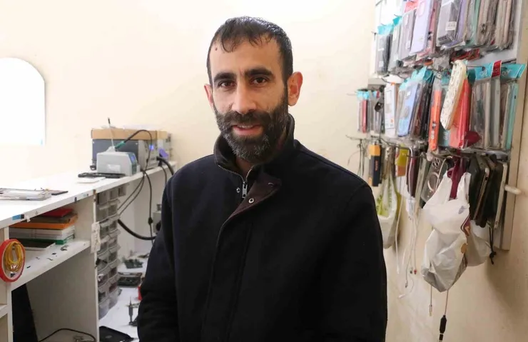 ESKİ MODEL TELEFONLAR RİSK ALTINDA: ŞARJDAN ÇEKİLMEYEN CİHAZLAR CİDDİ HASAR ALABİLİYOR!