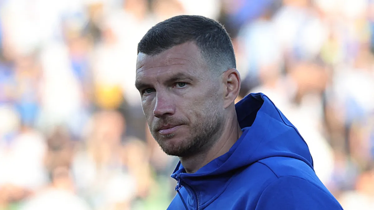 Edin Dzeko, Bosna Hersek'teki çocuklara bir mektup yazdı