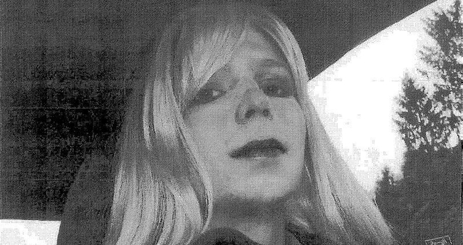 Obama, Chelsea Manning’i affetti