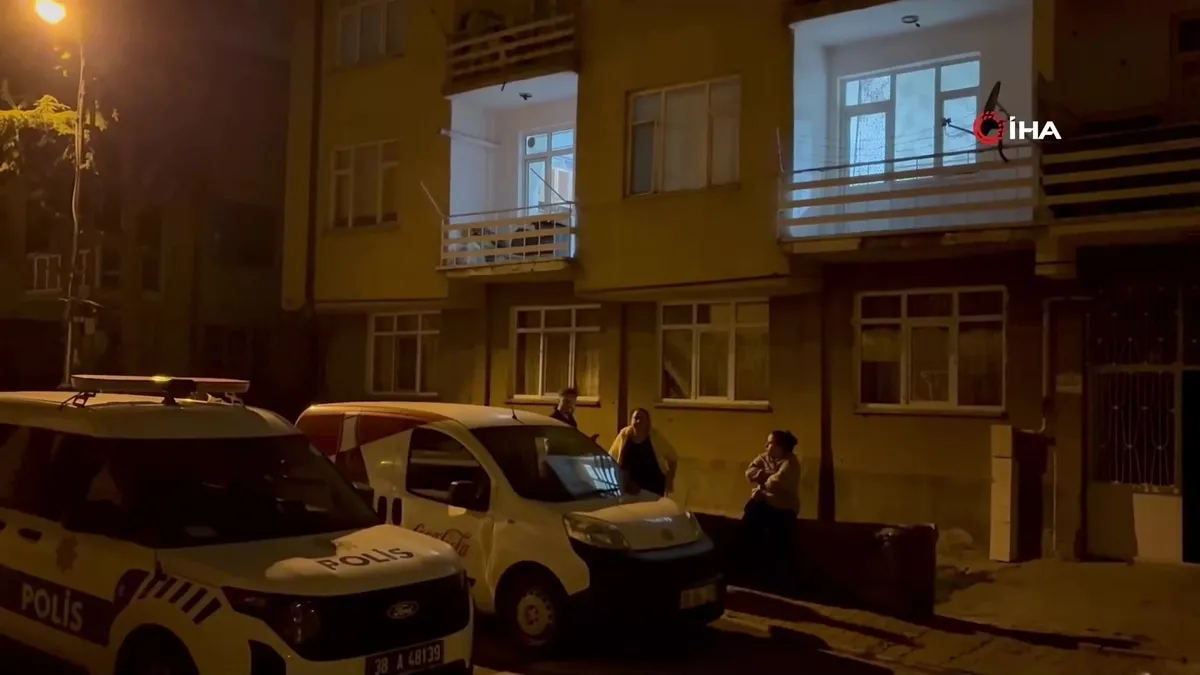 Ksyseri’de ateş açılan evdeki anne ve oğlu yaralandı | Video videosunu izle Ksyseri’de ateş açılan evdeki anne ve oğlu yaralandı | Video videosunu izle