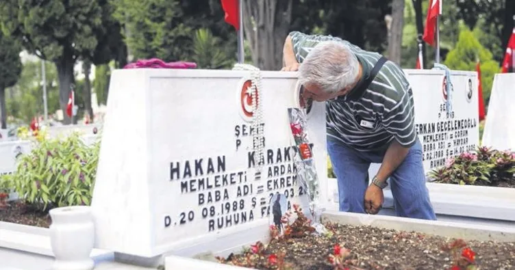 Edirnekapı Şehitliği’nde gurur ve hüzün
