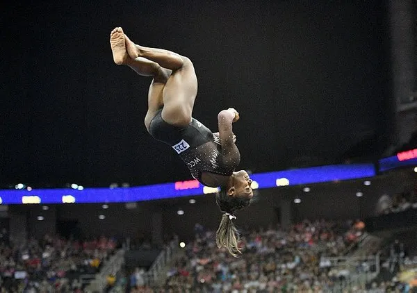 Simone Biles tarihe geçti