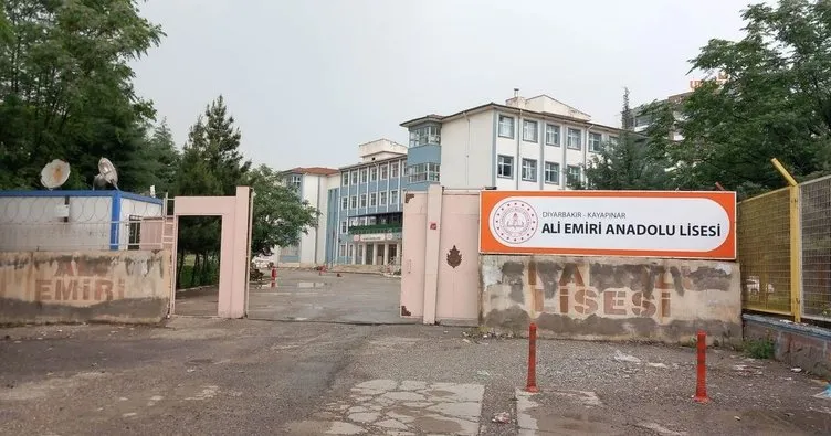 Diyarbakır’da okul müdürünü bıçaklayan öğrenci tutuklandı