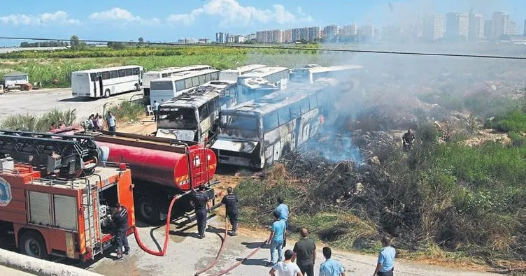 4 otobüs alev alev yandı