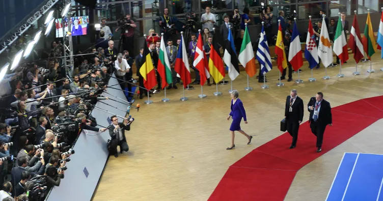 AB Liderler Zirvesi DEVAM dedi