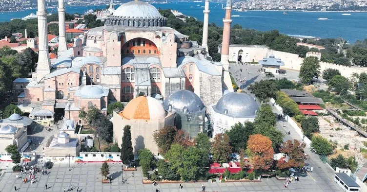 Ayasofya’da tarihi restorasyon başladı