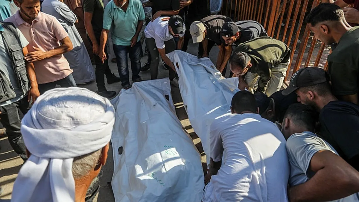 Gazze’de son 24 saatte 89 Filistinli hayatını kaybetti: İsrail saldırıları 83 can alırken, 6 kişi açlıktan yaşamını yitirdi