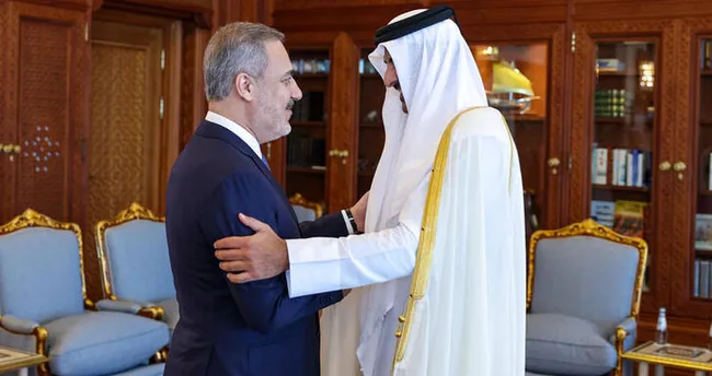 Bakan Fidan, Katar Emiri Şeyh Al Sani ile görüştü Bakan Fidan, Katar Emiri Şeyh Al Sani ile görüştü