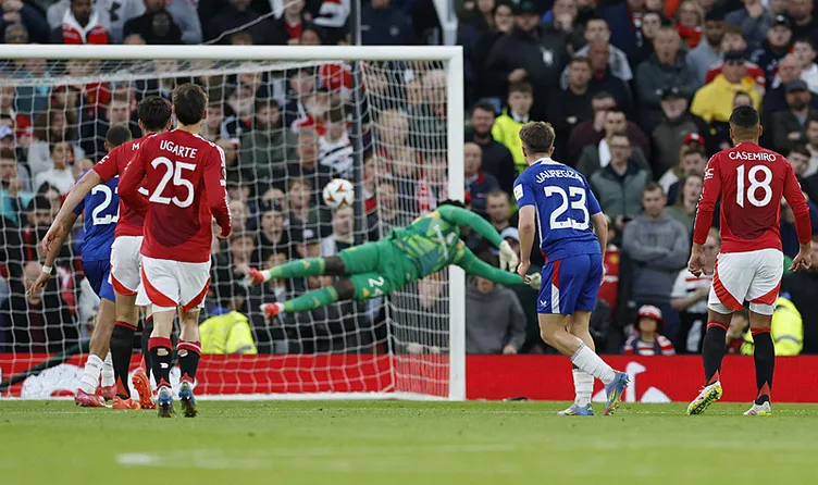 UEFA Avrupa Ligi finaline iki İngiliz gidiyor! Manchester United ve Tottenham Kupa 2’de kozlarını paylaşacak...