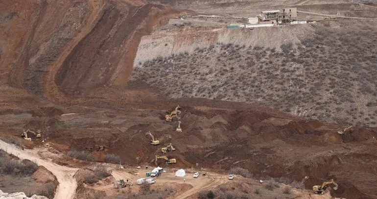 İliç’te maden sahasında toprak altında kalan 2 işçiye daha ulaşıldı