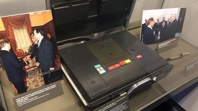 Fotoğraftaki detay dünyayı endişelendirdi! Putin Çeget’i yine ortaya çıkardı, akıllara nükleer savaş geldi