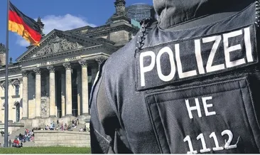 Meclis mesaisinde Hitler selamı