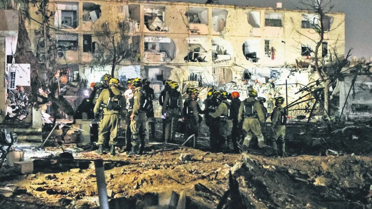 Nükleer tesislere füze yağmuru