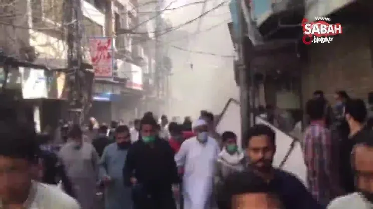Pakistan'da pazar yerinde yangın | Video