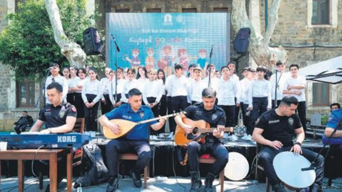 Kuştepe Çocuk Korosu’ndan Darülaceze’de konser Kuştepe Çocuk Korosu’ndan Darülaceze’de konser