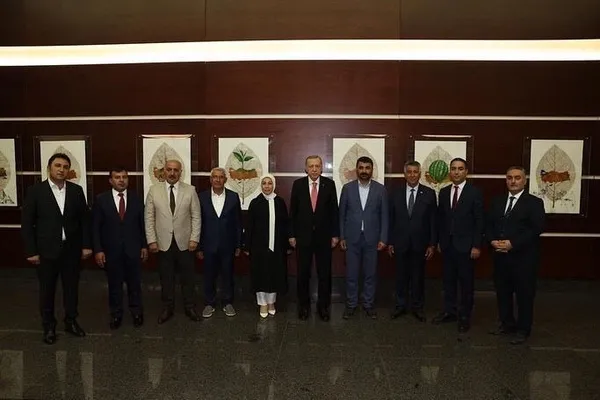 malatya-heyetinden-cumhurbaskani-erdogana-ziyaret-1659985853425.jpeg