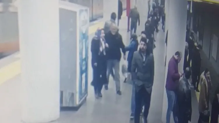 Bayrampaşa’da metroda polise saldırı anı kameralara böyle yansıdı