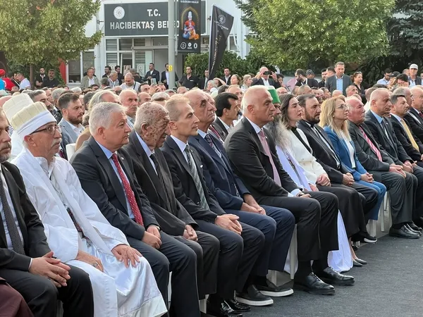 cumhurbaskani-erdogandan-haci-bektas-veli-mesaji-bu-kapi-sevgi-baris-kardeslik-muhabbet-kapisidir-1786737638400.jpeg