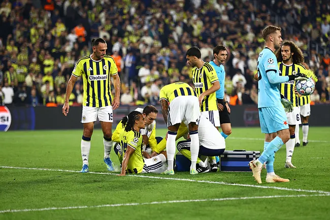 son-dakika-fenerbahceye-ake-ve-asensio-soku-galatasaray-derbisinde-oynayacak-mi-1792588433254.jpg