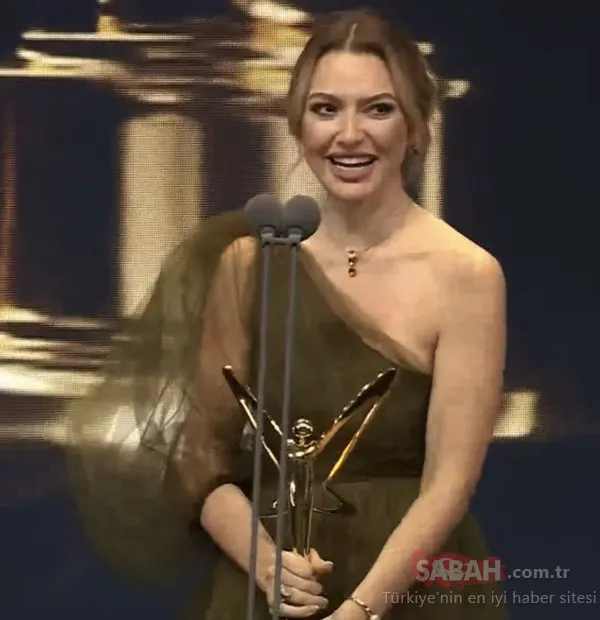‘En İyi Kadın Şarkıcı’ ödülü Hadise’nin oldu! Hadise ödül gecesine kıyafetiyle de damga vurdu!