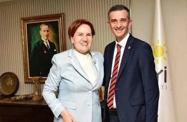 Ümit Dikbayır, İYİ Parti'yi topa tuttu: Meral Akşener'in oğlu Fatih Akşener poşetle 200'er bin TL para dağıttı