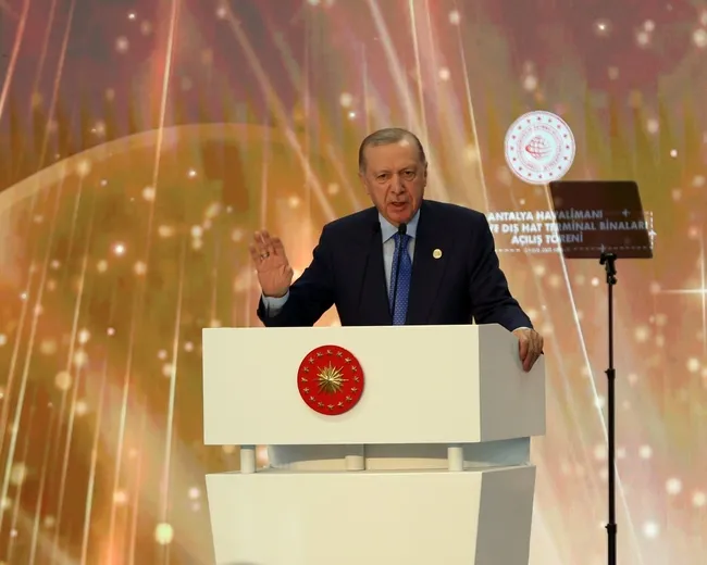 antalya-havalimani-yeni-terminal-binasi-acildi-baskan-erdogan-devletimizden-tek-kurus-cikmadi-1744474724777.jpg