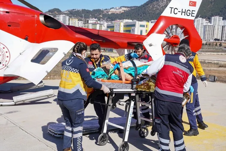Son dakika: 222 sonra enkaz altından kurtarıldı! 42 yaşındaki Melike'nin ekiplere ilk sorusu bu oldu