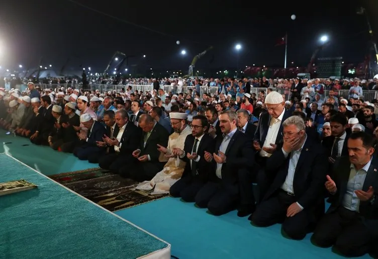 Yenikapı’da Cumhurbaşkanı Erdoğan’ın katılımıyla  ’Enderun Teravihi’