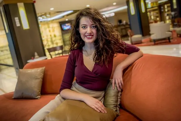 Pelin Akil: Yük olmamak için küçük yaştan beri çalışıyorum
