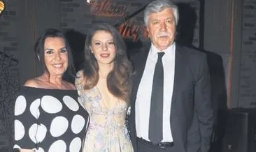 elektrik süpürgesi ile saç toplayan baba fineas ve förb çiki çiki baba sözleri