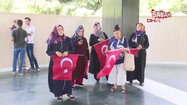 AK Parti İstanbul İl Başkanlığı Adnan Menderes'i mezarı başında andı