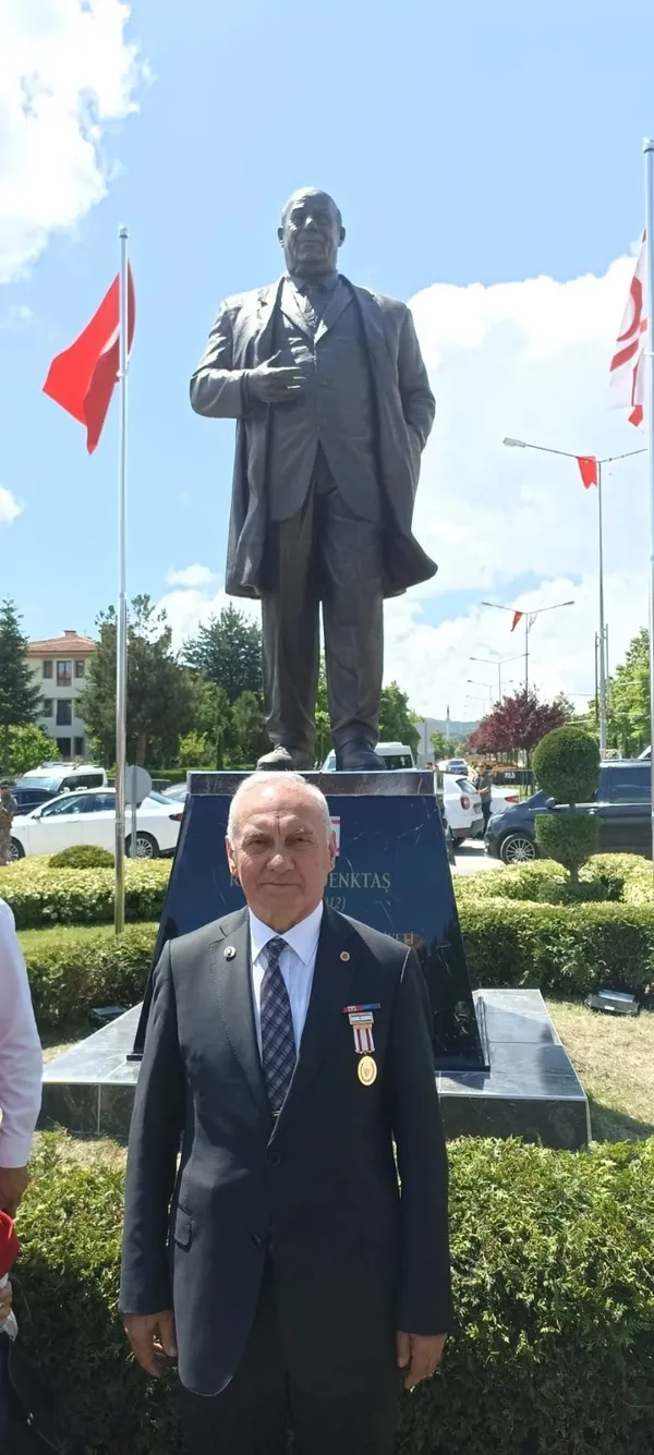 kktc-cumhurbaskani-tatar-rahmetli-eski-cumhurbaskani-denktasin-heykelini-acti-1686836233257.jpg