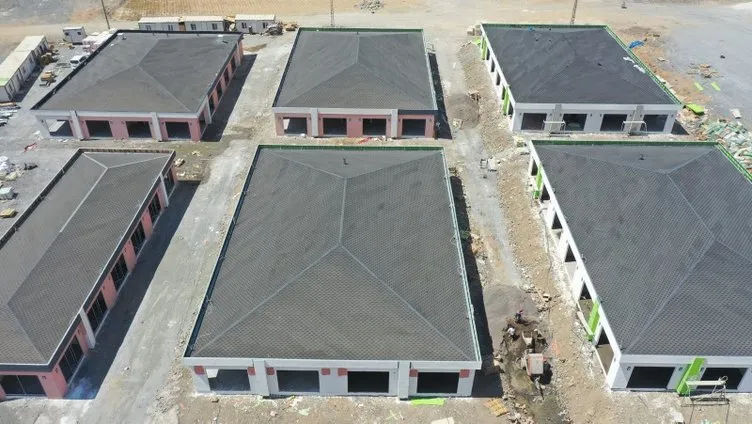 Gaziantep Nurdağı’na çelikten çarşı! Anahtarlar esnafa teslim edildi