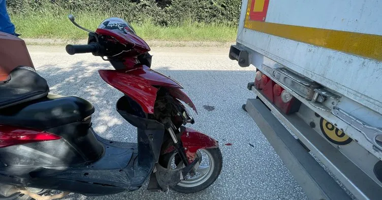 Düzce’de park halindeki tıra çarpan motosiklet sürücüsü yaralandı