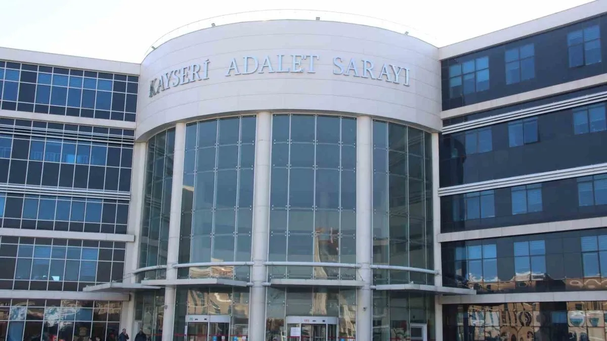 Kendisine mesaj atan adamı eve çağırıp kocasıyla yaraladı: Saldırgan çift için karar verildi! Kendisine mesaj atan adamı eve çağırıp kocasıyla yaraladı: Saldırgan çift için karar verildi!