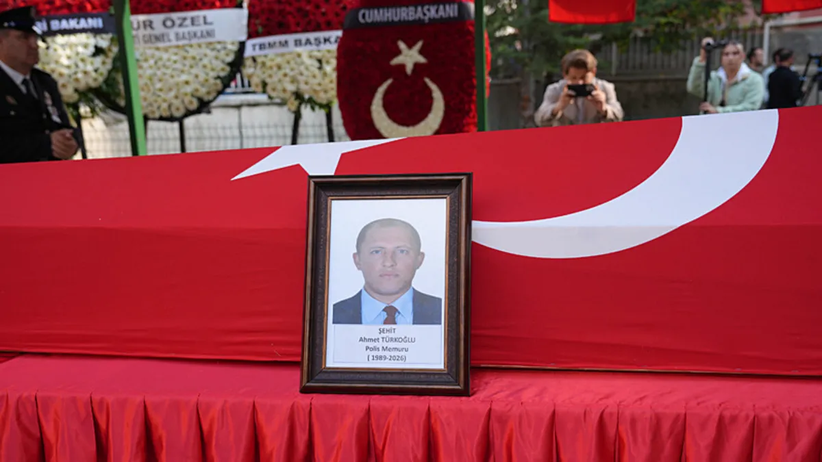 SON DAKİKA I Şehit Polis Ahmet Türkoğlu soruşturmasında yeni gelişme: 5 kişi tutuklandı! haber görseli