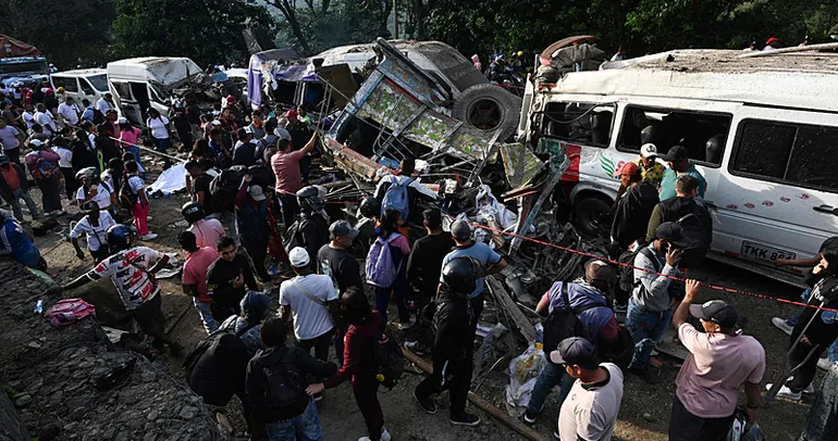 Kolombiya’da kara yolunda bombalı saldırı: 14 ölü