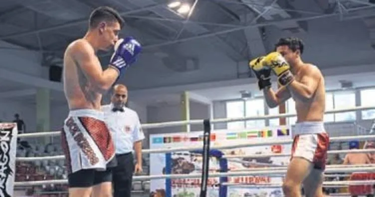 Tarsus’ta kick boks heyecanı yaşandı