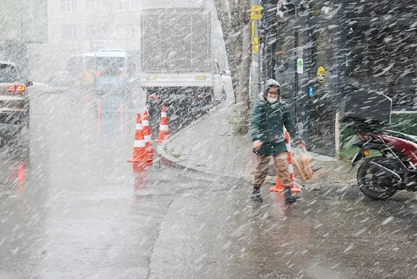 son-dakika-meteorolojiden-14-il-icin-kar-uyarisi-40-gunluk-kara-kis-kapida-zemheri-basliyor-istanbul-icin-tari-1766211986184.png