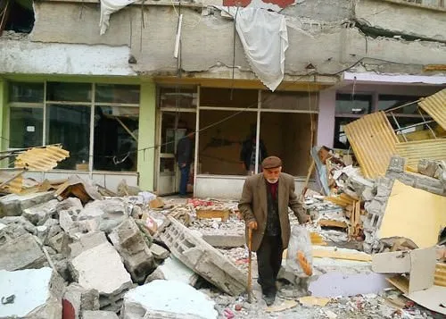 Van Depremi'nin en çarpıcı kareleri