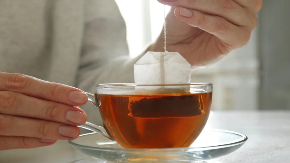 Çay poşetiniz çaydan çok plastik mi demliyor? Çay poşetiniz çaydan çok plastik mi demliyor?
