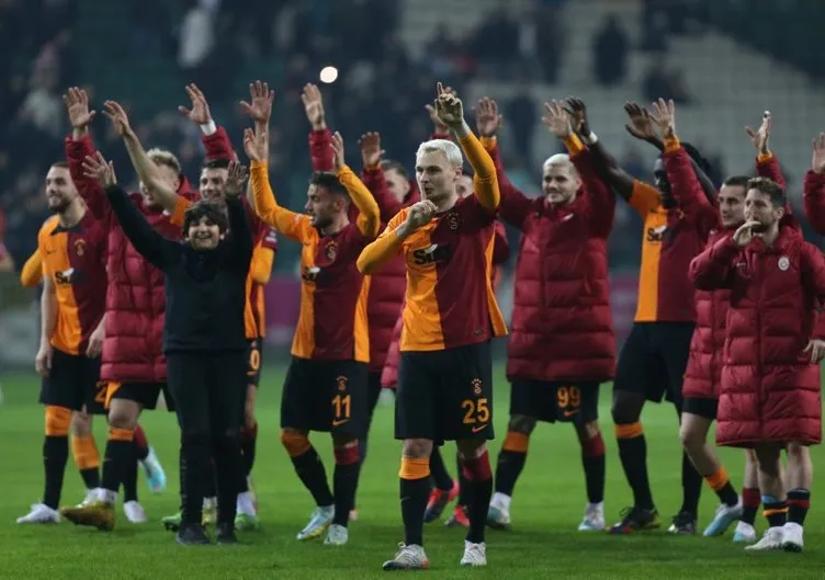 Son dakika Galatasaray haberleri: Galatasaray’da beklenen ayrılık gerçek oldu: Bavulunu topladı gidiyor! İşte Patrick Van Aanholt’un yeni takımı…