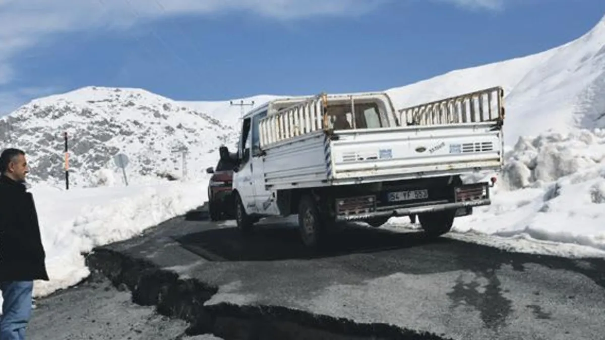 Batıda fırtına doğuda kar