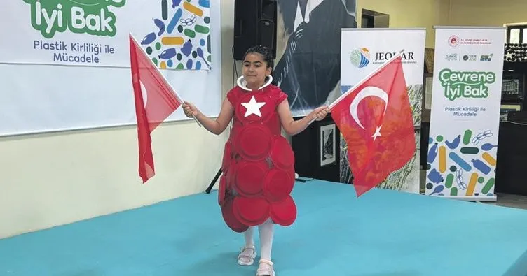 Sıfır atık bilinci defileye dönüştü