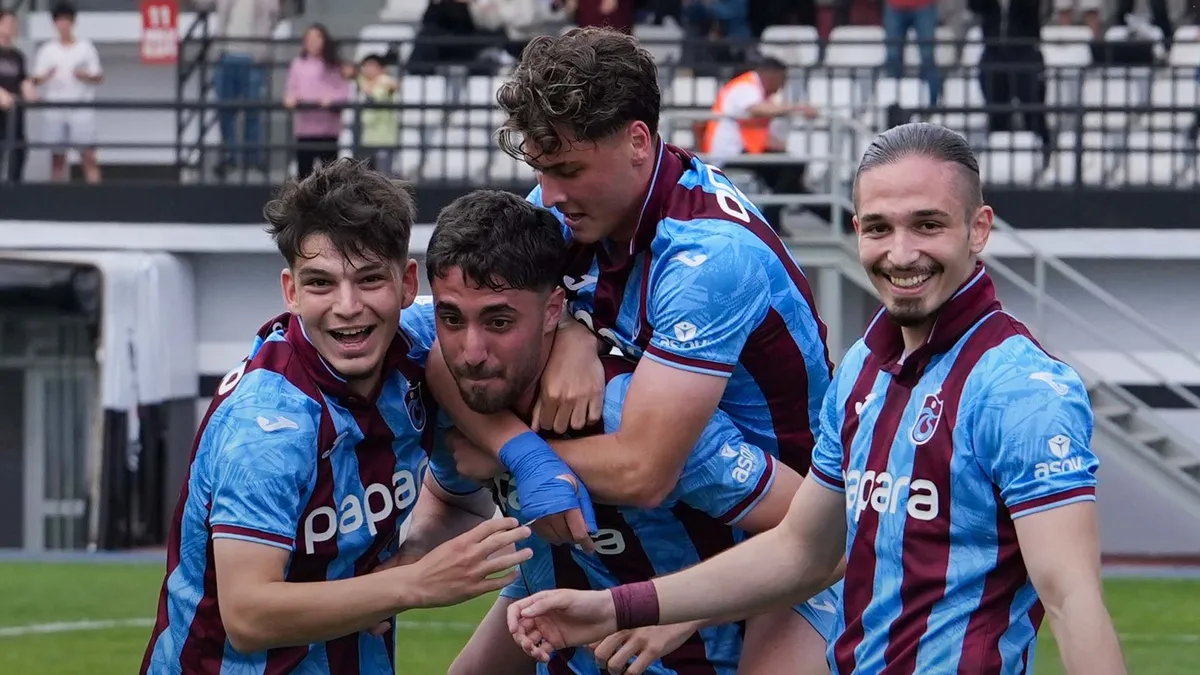 U19 PAF Ligi’nde üst üste 3. kez şampiyon Trabzonspor! U19 PAF Ligi’nde üst üste 3. kez şampiyon Trabzonspor!