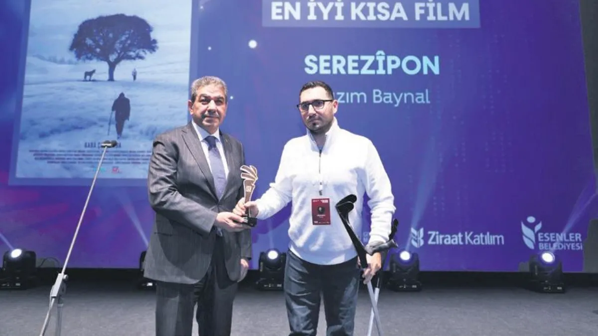 Esenler Film Festivali’nde en iyiler ödüllendirildi Esenler Film Festivali’nde en iyiler ödüllendirildi